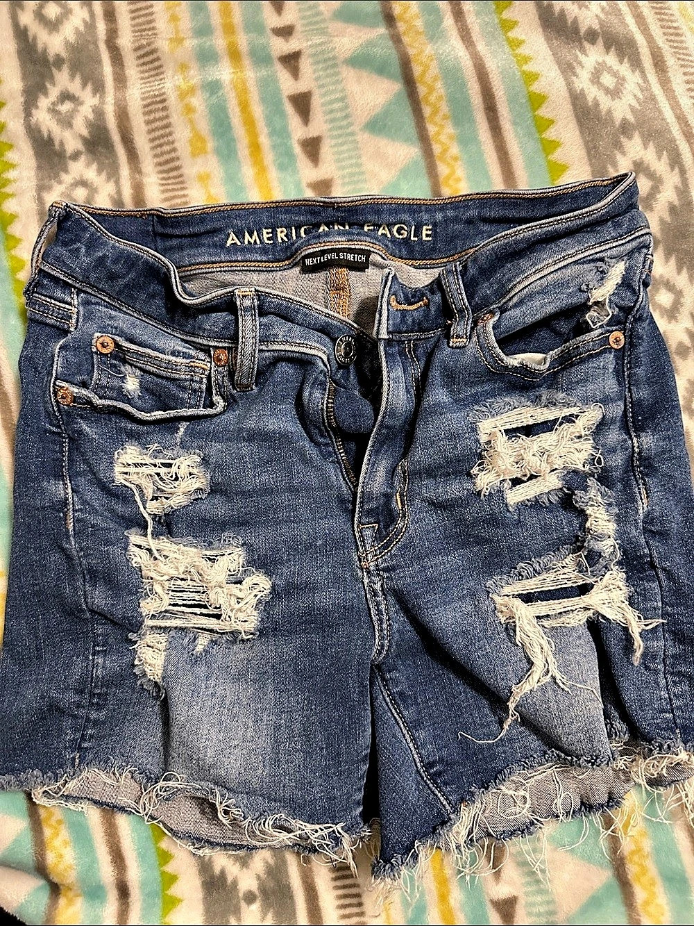 American Eagle Outfitters Distressed Denim Jean Shorts in Blue Size 6